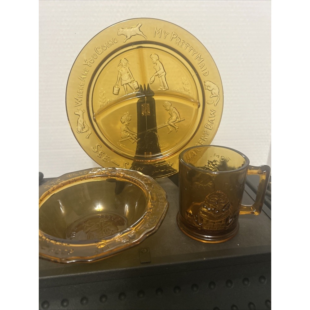 Vtg Tiara Exclusives Amber Glass Childrens Nursery Rhyme Set Plate Bowl Mug 3pc
